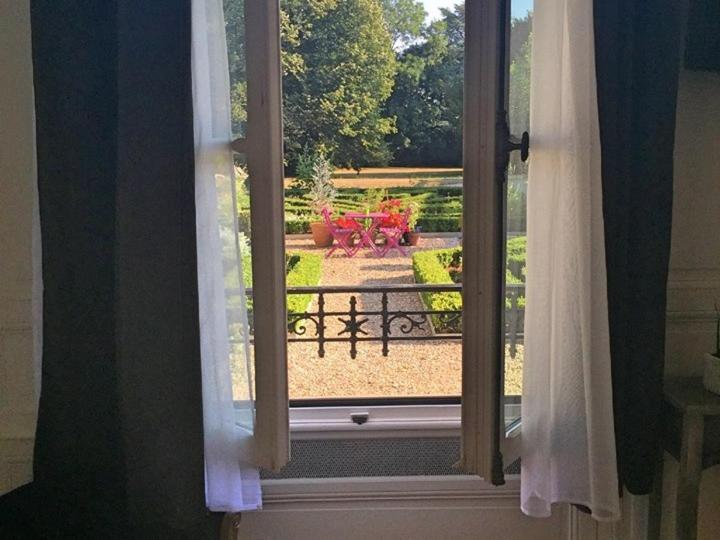 La Maison Dans Le Parc Сен-Дізьє Екстер'єр фото